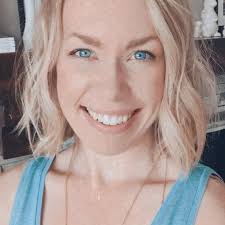 Daisy Bean 🌼 LOUD Lacquer [PR] Hey friends! Today I have a brand new  collection from @loudlacquer to share! The #welcometodreamland collection  is in collaboration with @gibiofficial and consists of four dreamy