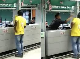Pemain badminton negara, datuk lee chong wei tidak lagi menjadi salah seorang daripada tiga pengarah syarikat yang memiliki restoran raj's banana leaf di bangsar yang diarah tutup selepas tersebar video pekerjanya mencuci pinggan dengan menggunakan air lopak di tepi jalan. Is Datuk Lee Chong Wei One Of The Company Directors Of Raj S Banana Leaf