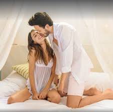 El cantante sebastián yatra acompaña a la argentina tini en un romántico video de la canción quiero volver. Sebastian Yatra Stini And Martina Stoessel Image 6177300 On Favim Com