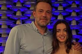 Ana's father worked in multiple designations, such as a teacher, a ban manager, and even as the deputy mayor of the town. Cinlok Di Film Deep Water 5 Potret Mesra Ben Affleck Dan Ana De Armas Matamata Com
