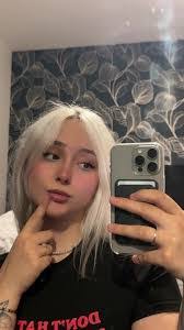 Scarlett Brooks's Instagram, Twitter & Facebook