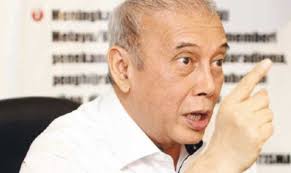 Ahli parlimen pasir gudang pkr, hassan karim menggesa presiden pkr anwar ibrahim untuk menolak sokongan bekas perdana menteri, najib razak. Tuduhan Menghasut Ahli Parlimen Pasir Gudang Dilepas Tanpa Dibebaskan