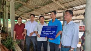 Trao chứng nhận mô hình chăn nuôi bò thiịt VietGAP