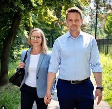 He is also a political scientist specializing in european studies. Dramatyczne Wyznanie Trzaskowskiej Stracili Dziecko Warszawa Super Express