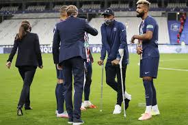 Touché sans gravité à l'entraînement mardi, kylian mbappé est la première victime de l'intensité et de l'engagement déployés par les bleus. Le Psg Vainqueur De La Coupe De France Vendredi S Inquiete Pour Kylian Mbappe
