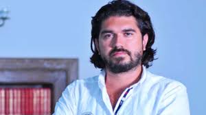 Rasim ozan kütahyalı'nın boşnaklara ilişkin söylediği bu cümlenin ardından boşnak ve balkan beyaz tv ise yaptığı açıklamayla rasim ozan kütahyalı'nın görevine son verdiklerini açıkladı. Haberturk Yazari Par Rasim Ozan In Yillar Sonra Gunah Cikarma Cabasi Bana Sadece Acikli Geldi