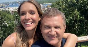 Зіркове подружжя катерини осадчої та юрія горбунова потішили шанувальників своїми спільними фото. Nasha Semya Razdelilas Katya Osadchaya Rasskazala O Raznoglasiyah So Svoim Suprugom Yuriem Gorbunovym Shou Biznes Replyua Net