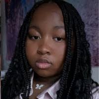 Julia Cheatham's Instagram, Twitter & Facebook