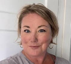 Judy Blackledge's Instagram, Twitter & Facebook