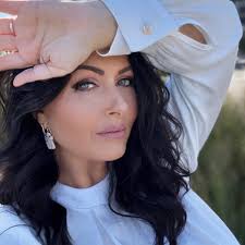 Astăzi e ziua Victoriei, ziua în care (acum 8 ani) am înțeles ce este  sensul vieții. E clar ca aniversarea asta nu o să o uităm niciodată pentru  accidentul de la petrecerea,