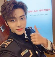 Pin Di Kpop
