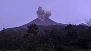 Pemantauan gunung merapi hari ini tanggal 28 november 2020, kawah merapi terpantau mandali (aman dan terkendali). Gunung Merapi Erupsi Minggu Dini Hari Tinggi Kolom 1 500 M