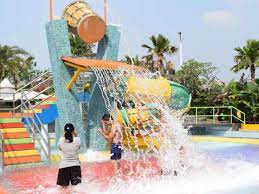 Rasakan dinginnya mata air bandung. Kolam Renang Di Bandung