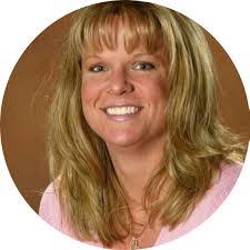 Tina Nowakowski's Instagram, Twitter & Facebook