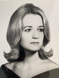 Jane Cox's Instagram, Twitter & Facebook