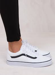 Chaussures / chaussures femme / vans. Vans Classic Tumble White Old Skool Princess Polly Vans Shoes Women Vans Shoes Fashion Vans Shoes
