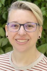 Natalie Abrams's Instagram, Twitter & Facebook