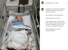 Adanya penurunan oksigen dalam tubuh akan menyebabkan bahaya bayi minum air ketuban bisa terjadi akibat kelebihan air ketuban bisa menyebabkan kondisi asfiksia yang sebenarnya sudah mengalami. 5 Bayi Seleb Curi Perhatian Di Awal 2020 Terbaru Anak Ahok Dan Puput Matamata Com