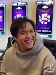 Quen Landia: Celebrating Enrique Gil's Happiness