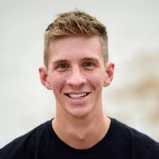 Lauren Minnick (@laur_minni)