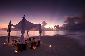 8 Top Candle Lit Beach Dinner Spots Honeymoon Dreams