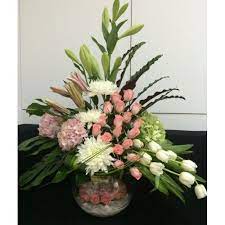Such A Magnificent Gush Of Florals Shop This Glorious Bunch From Www Uniflora Ae Uniflora Flower Arrangements Floral Designs Arrangements Floral Arrangements