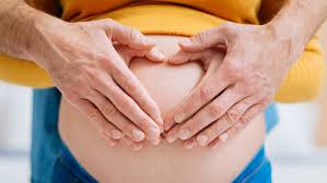 A partir du 5e mois environ, le foetus déglutit son liquide amniotique, à raison d'environ 400ml / jour. 5e Mois De Grossesse 18e A 22e Semaine 20 A 24 Sa