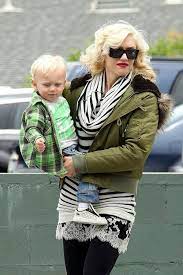 Kingston rossdale, gwen stefani, blake shelton, apollo. Zuma Nesta Rock Rossdale Gwen Stefani Gavin Rossdale Gwen Stefani Style Gwen Stefani Sweater Length