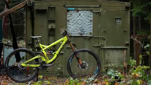 Vom rahmen bis zu den felgen. Nutzliche Tipps Fur Den Kauf Von Ihrem Nachsten Downhill Fahrrad
