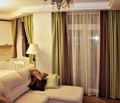 Adakah anda membeli perabot untuk memberi ruang untuk menyedari ia adalah warna yang salah? Langsir Hijau Di Ruang Tamu Mencipta Pedalaman Yang Selesa Dan Harmoni