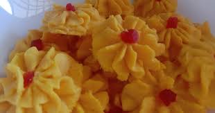 Daripada resepi biskut semperit yang ada , ramai dah mengubahnya menjadi lebih gebu lebih sedap dengan menghasilkan semperit susu tepung nespray ataupun dibentuk menjadi seperti kelopak bunga dahlia. Resepi Semperit Tradisional