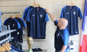 Tri par popularité tri par notes moyennes tri du plus récent au plus ancien tri par tarif croissant tri par maillot france 2019 football team définit le nom personnalisé gratuit (pas d'insigne), les maillots de football des jeunes, les uniformes personnalisés. Football Mais Ou Sont Les Maillots Deux Etoiles