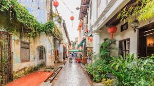 The best time to come here is at night as you will be amazed by the colorful led lights and be. Visiting Ipoh For The First Time Here Is A Quick Guide Halalop