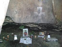 Sfintele sale moaste au ramas in pestera de la sihla mai mult de 100 de ani, si in jurul lor a luat fiinta schitul sihla. Sfanta Teodora De La Sihla Ocrotitoarea Moldovei Ètiri BotoÈani Actualitate Stiri Botosani Ro