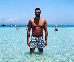 Alessandro di temptation island 2020: Temptation Island Chi E Ale Il Sexy Atleta Dallo Sguardo Profondo Ed Il Fisico Scolpito Gallery