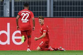 Joshua walter kimmich (born 8 february 1995) is a german professional footballer who plays as a right back or defensive midfielder for bayern munich and the germany national team. Joshua Kimmich S Outrageous Lob Vs Borussia Dortmund Puts Bayern Munich On Course For Eighth Successive Bundesliga Title As Erling Haaland Disappoints