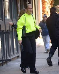 Dua Lipa Lost In Your Light Feat Miguel Official Video Pin By Fast Boy On Dua Lipa In 2020 Lipa Style Dua