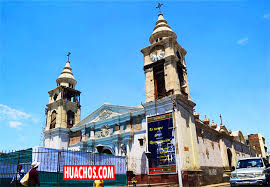 Eran las 5 y 40 de la tarde (hora local) y un movimiento telúrico de 8 grados en la escala de richter azoto a la costa del perú. Catedral En Peor Estado Que El Templo De San Cristobal Sera Integramente Restaurado Huachos Com