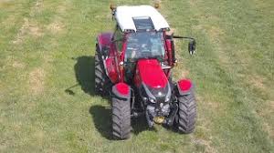 Das tiroler familienunternehmen lindner entwickelt und produziert traktoren und transporter. Lindner Lintrac 110 130 New Youtube