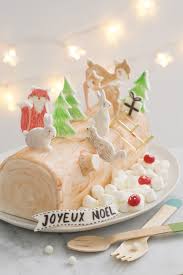 Decorer Une Buche De Noel Avec Des Animaux En Sucre Buche De Noel Decorations De Gateaux De Noel Diy Noel Recette