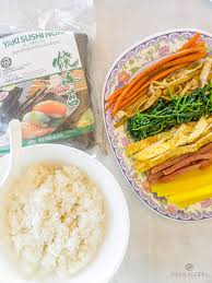 Channel david chang and try this easy kimbap recipe. Easy Korean Kimbap Gimbap Asian Recipes At Home