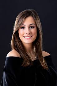 Eros rocks with heart at Carnival celebration