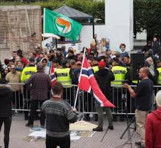 Da sian avsluttet sin forrige demonstrasjon i oslo i august i fjor, endte det med bråk og hærverk i en fra gruppen «oslo mot rasisme» og en annen organisert av antirasistisk senter og 14 ulike. Aktiviteter Stopp Islamiseringen Av Norge Sian