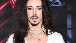 Michał szpak (born 26 november 1990) is a polish singer who found fame on the inaugural season of the polish x factor in 2011. Michal Szpak O Sytuacji W Polsce Jeden Z Najbardziej Homofobicznych Krajow Plejada Pl