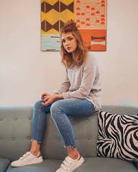 32,787 likes · 17 talking about this. 19k Likes 201 Comments Sophie Nelisse Sophie Nelisse On Instagram I Was Looking At The Piece Of Pizza Sophie Nelisse Celebrities Female The Book Thief