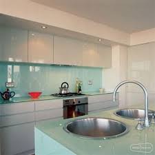 glass backsplash kitchen