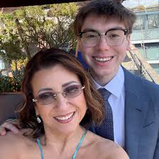 Where can I buy New England rolls for lobster rolls?