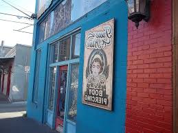 You may bring just about anything you like onyx studio is an upscale tattoo studio located in austin, texas. Austin Texas Downtown Sixth Street Red River Street True Blue Body Piercing Tattoo Shop Funky Funky Vibe City Pikist