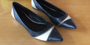 See full list on wikihow.com Repair Scuffed Black Shoes With A Sharpie Ylf