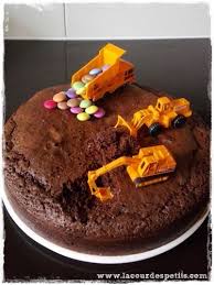 Des Idees Pour Un Anniversaire Chantier La Cour Des Petits Recette Gateau Anniversaire Enfant Idee Gateau Gateau Anniversaire